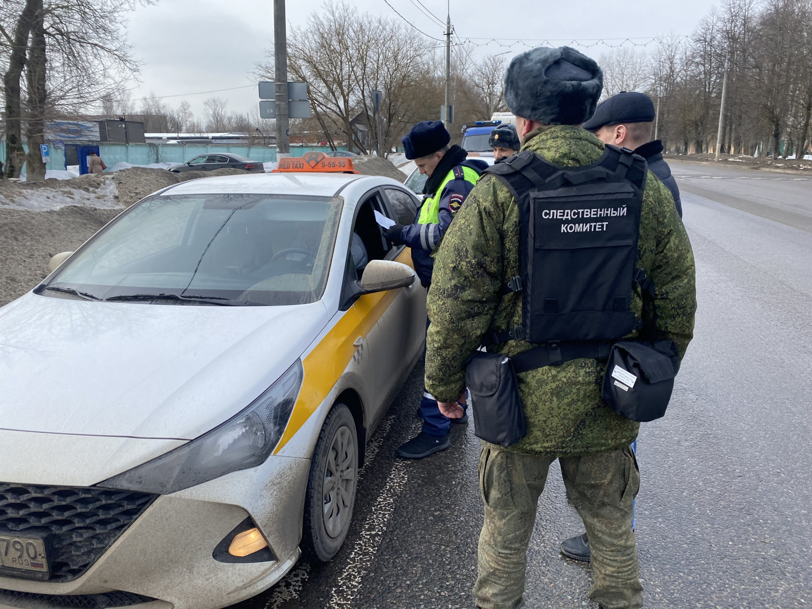 Каждого десятого таксиста отправили в военкомат после рейда силовиков в  Чеховском округе Подмосковья