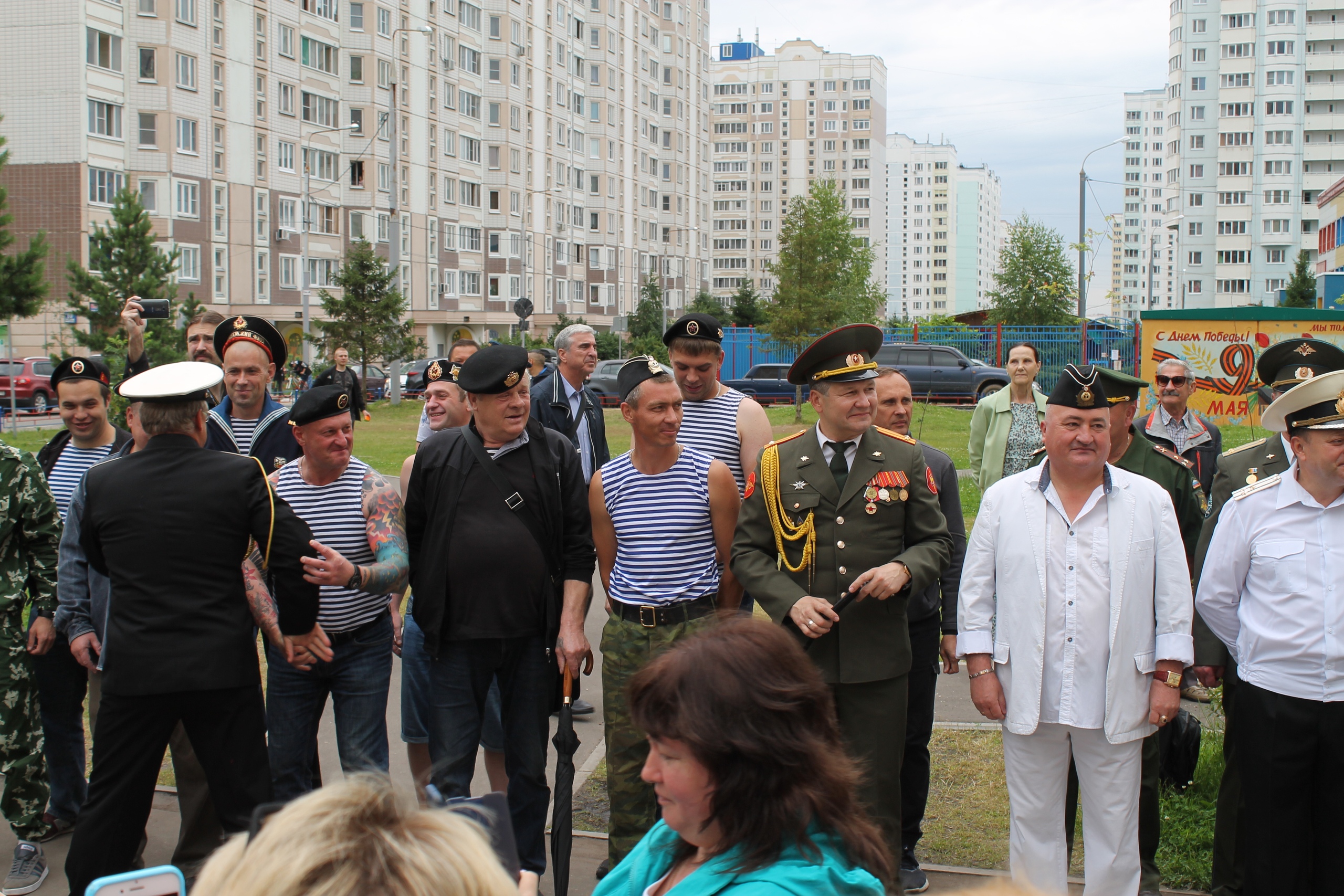 В Чехове в день военно-морского флота провели парад и установили памятный  камень