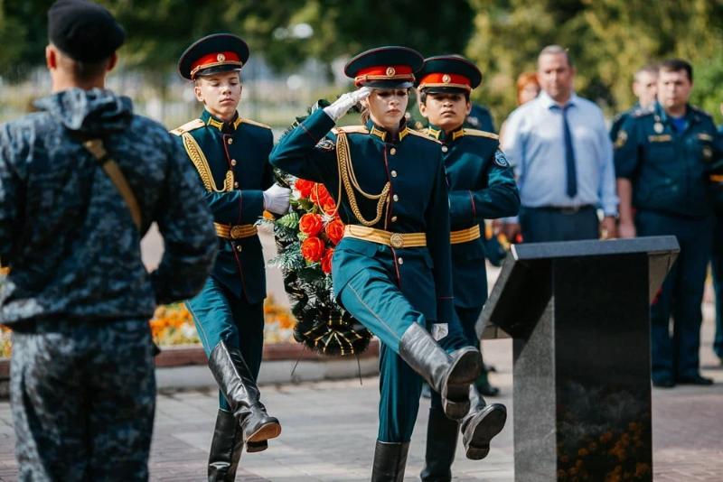 День памяти студентов. Герои России. Россия в виде человека. Студенты Академия МЧС студенты.