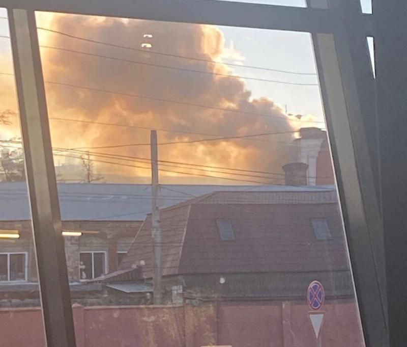 Крупный пожар случился на оборонном предприятии в Подольске