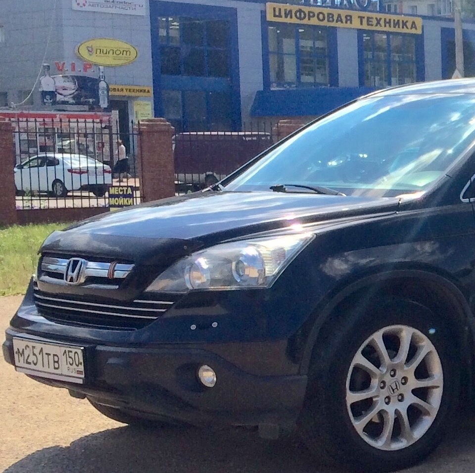 В Чехове из-под окон владельца угнали автомобиль Honda CRV