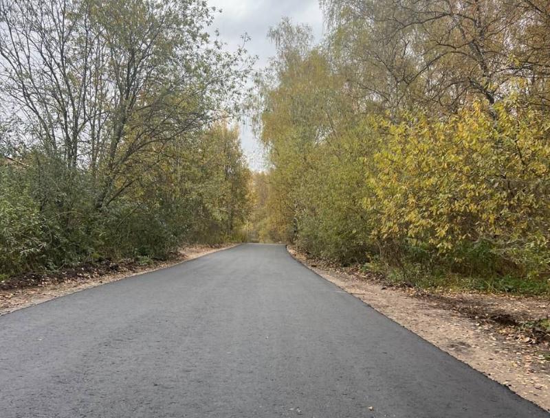 В полутора километрах. Дорожное полотно. Ремонт дороги к СНТ. Дорог. Ремонт дорог 2022.