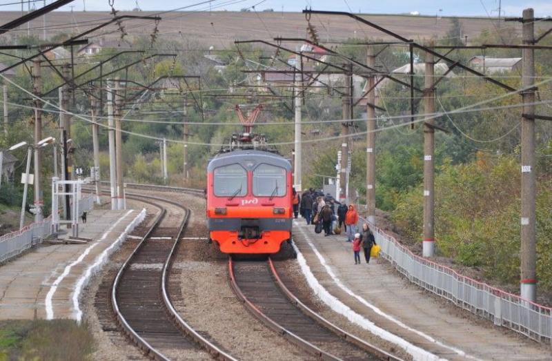 Электричка железнодорожный курская завтра. Пригородный поезд. Электричка с Курского. Электричка Курск. МЦД поезда.